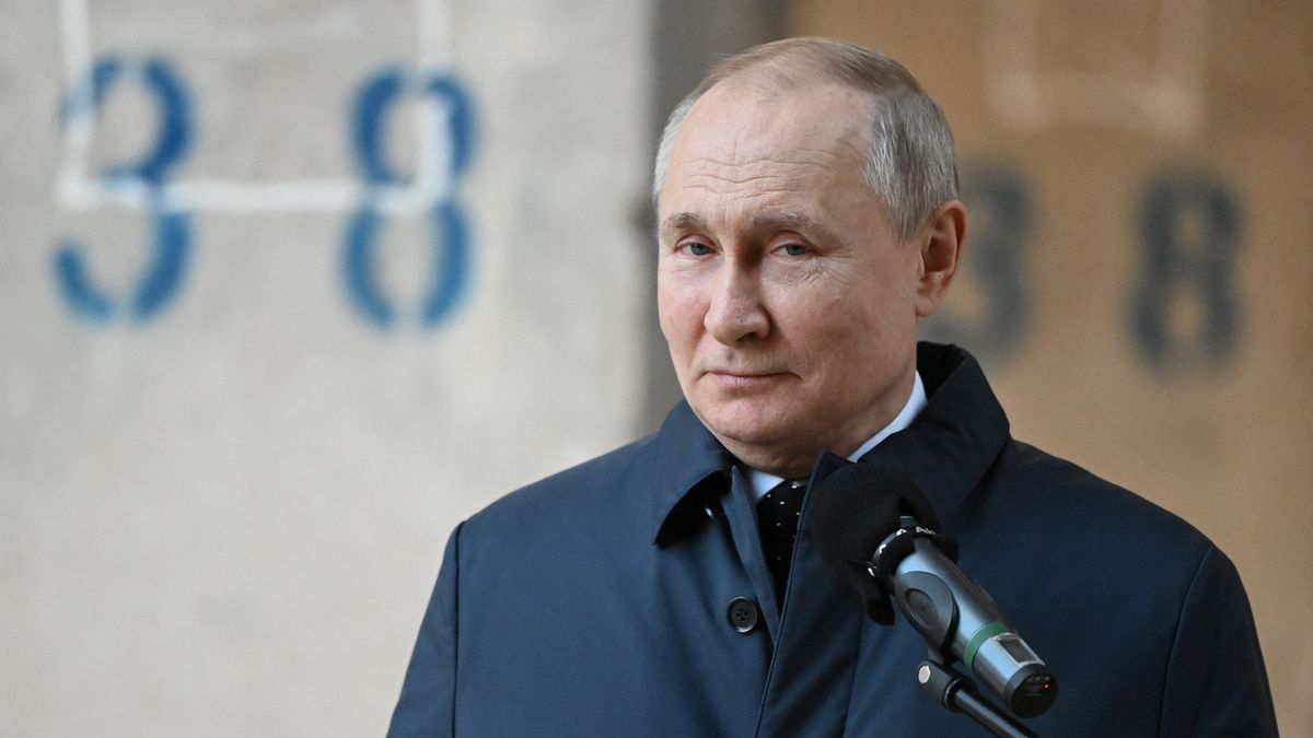 Politolog: Putina mohou zastavit lidé kolem něj